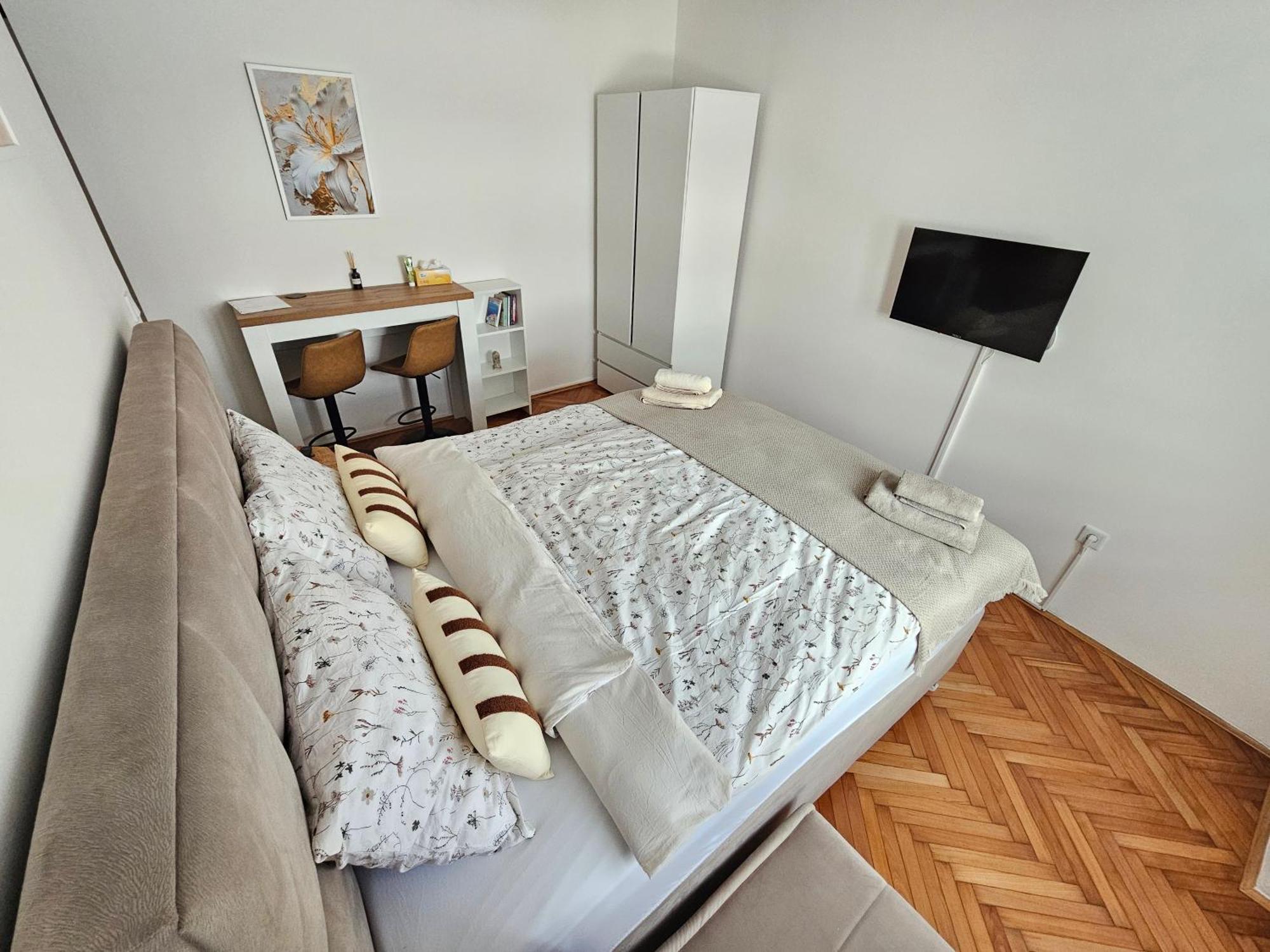 Apartment Retreat *